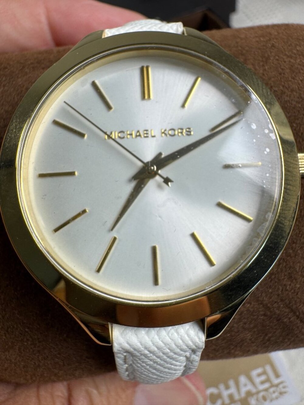 Michael Kors MK2273 Slim Runway Gold Tone Watch With White Leather Strap & Box - Picture 3 of 6